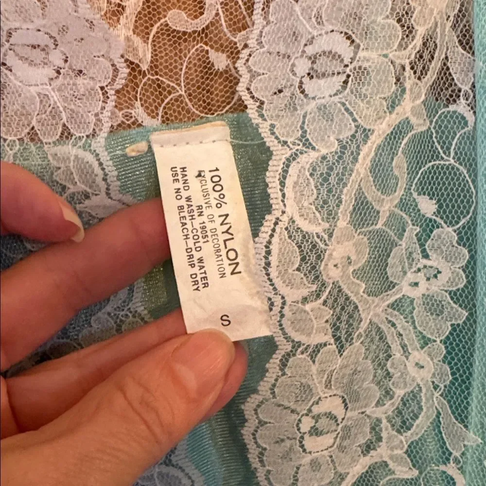 VINTAGE Aqua Blue Nylon Lace Nightgown Keyhole Front 1960s 1970s  Lingerie Small - Picture 6 of 10